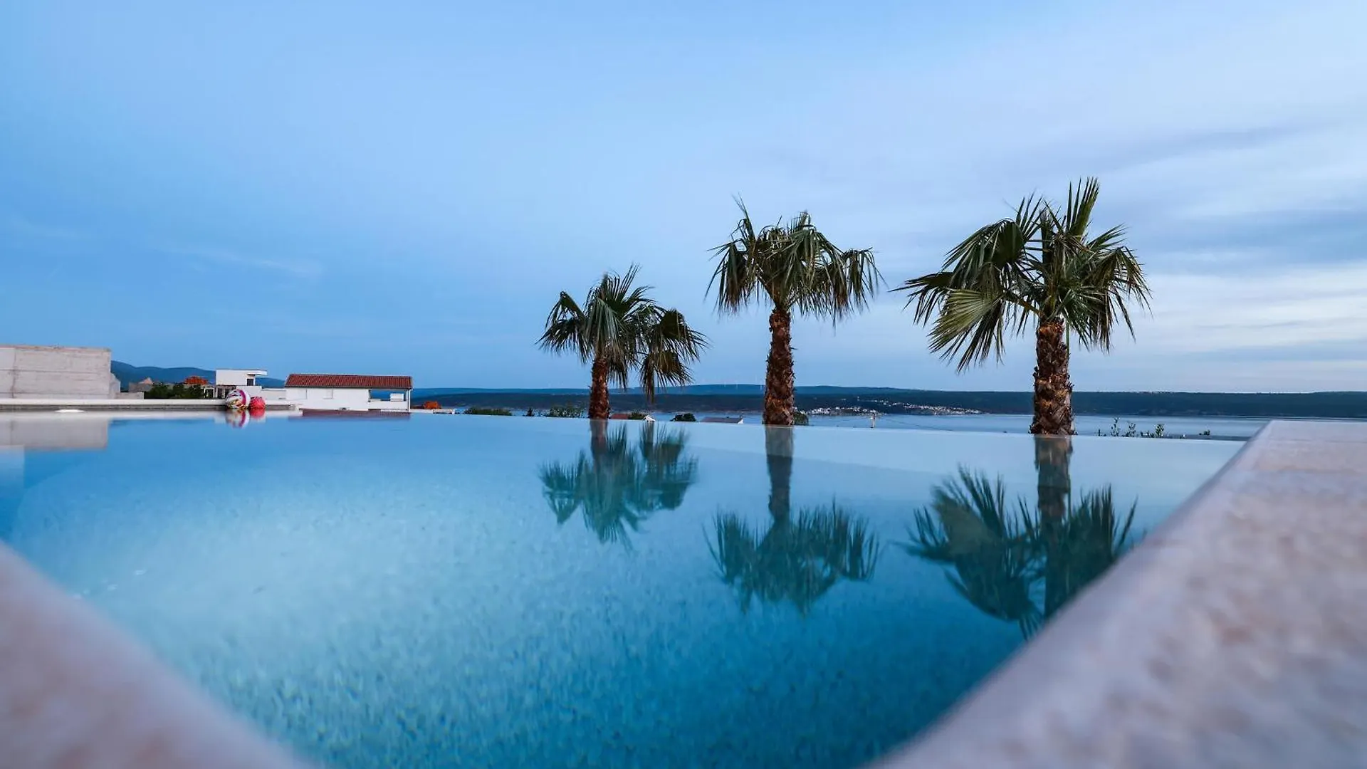 4 Bedroom Awesome Home In Maslenica 0*,  Croacia